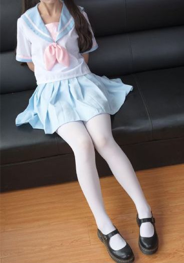 久久精品久久久精品美女_高清免费电影观看