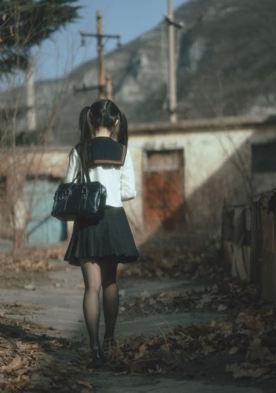 韩国女主播露胸制服_4K超清在线观看