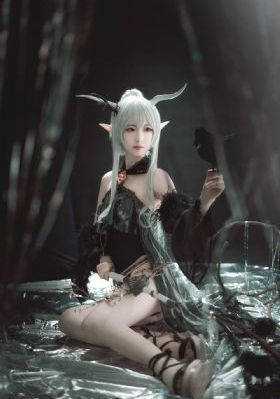 伊人久久亚洲综合精品_BD国语在线视频播放