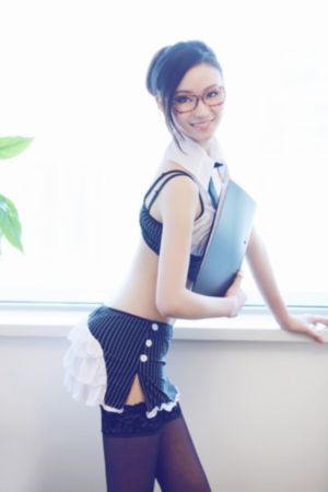 美腿丝袜诱惑女教师一区二区_BD英语在线手机播放