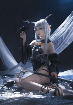 厨房里两只乳头被吸肿了_BD英语全集免费播放